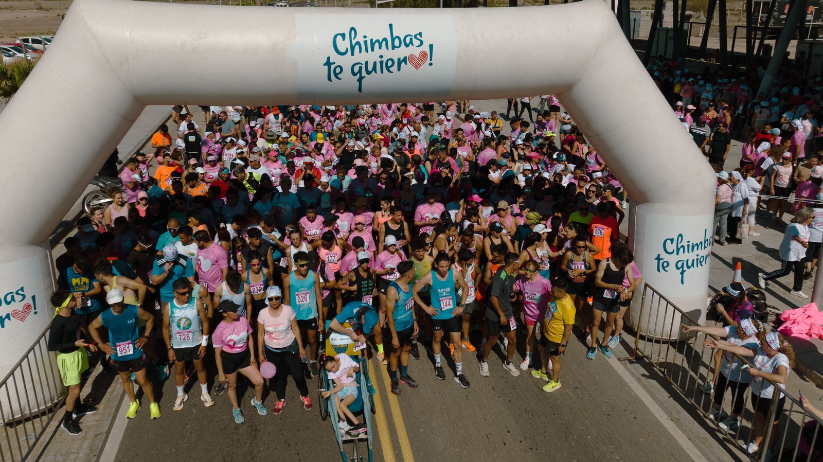 más de 2000 personas presentes en la maratón y caminata de lucha contra el cáncer de mama en chimbas