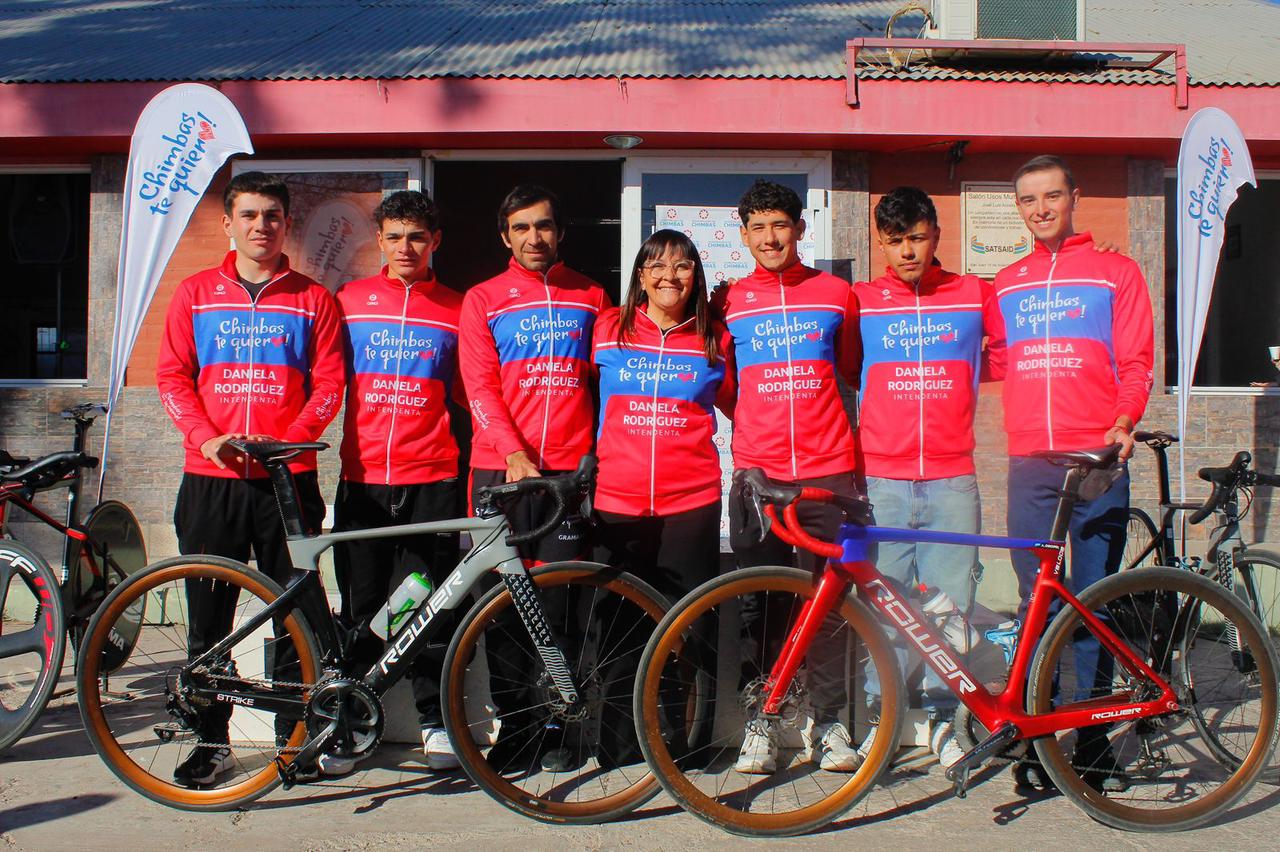 chimbas a punto para largar en la primera temporada de ciclismo
